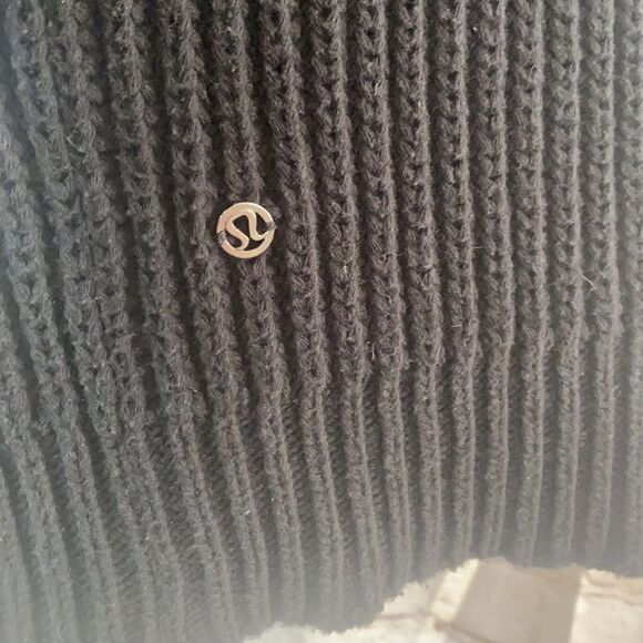 Lululemon bring the cozy turtleneck sweater - Picture 10 of 12